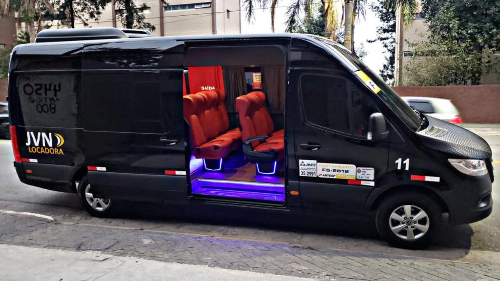 Vans para Transporte com Motorista em SP